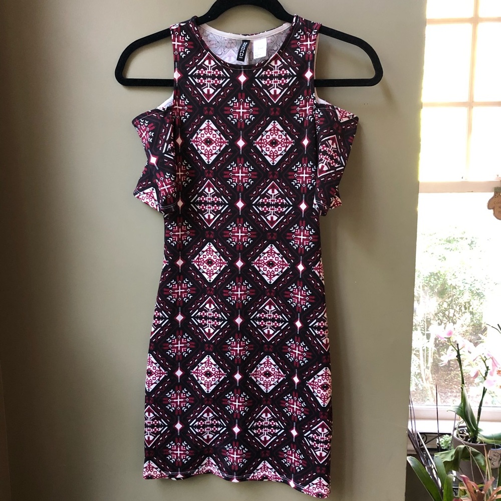 Bodycon Red Patterned Dress - Picture 2 of 5